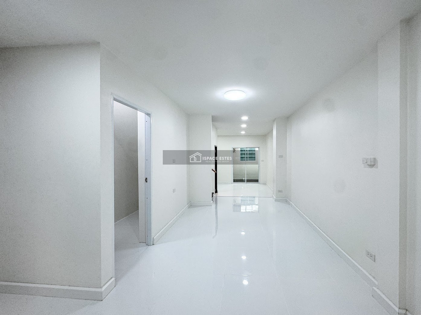ขายทาวน์โฮม 2ชั้น 17 ตร.ว รีโนเวทใหม่ใน 84 แมนชั่น ทำเลดี ใกล้ทางด่วนถนนหลัก และ MRT ลาดพร้าว 71