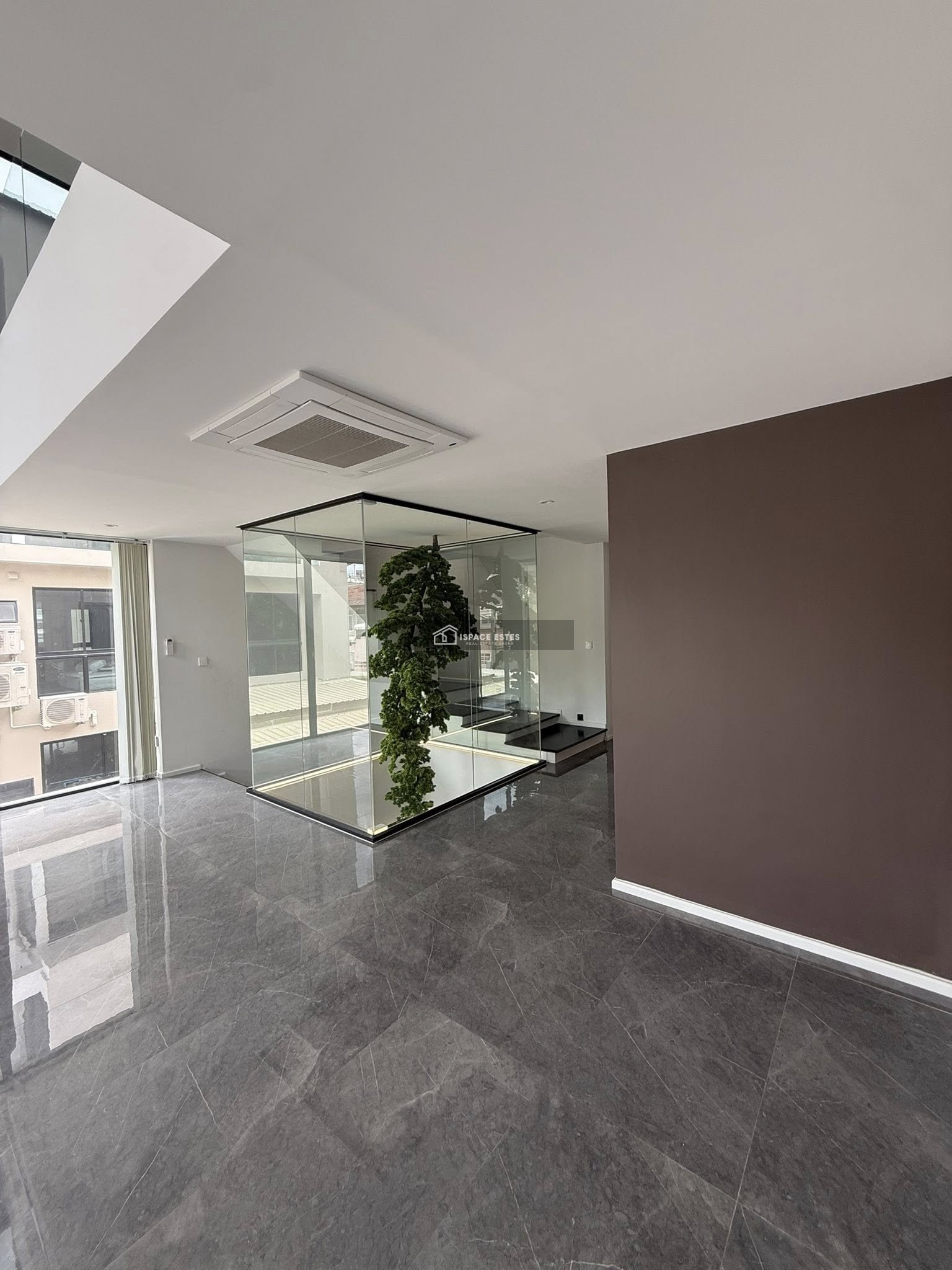 ให้เช่า Home office หรู 4 ชั้น พื้นที่ใช้สอย 527 ตร.ม ซอยนาคนิวาส เอกมัย-รามอินทรา หลัง Central Eastville มีลิฟต์ในตัว ติดถนนหลัก เหมาะทำออฟฟิศ คลินิก และอยู่อาศัย
