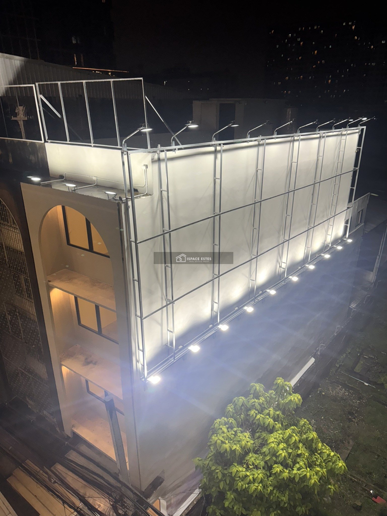 ให้เช่าอาคารพาณิชย์ 4.5 ชั้น(ไม่รวมดาดฟ้า) พื้นที่ใช้สอย ชั้นละ100 ตารางเมตร ใกล้รถไฟฟ้า BTS สถานีปุณณวิถี