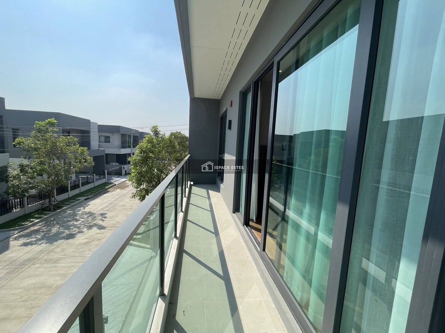 ให้เช่าบ้าน 2ชั้น Centro Bangna Phase 1 เนื้อที่ 55 ตร.ว พื้นที่ใช้สอย 209 ตร.ม บ้านสวยตกแต่งครบพร้อมอยู่