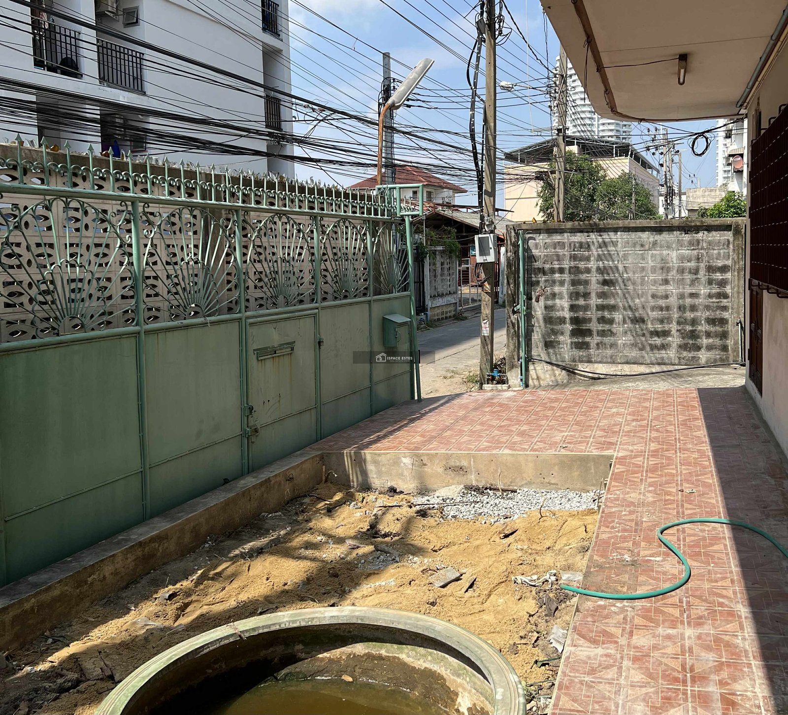 ขาย/ให้เช่าอาคาร 4 ชั้น ย่านสุขุมวิท บางนา เนื้อที่ 112 ตร.ว พื้นที่ใช้สอยทั้งหมด 1,500 ตรม. (อาคารเดี่ยวมีรั้วล้อม)