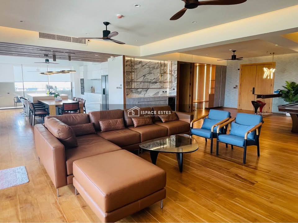 ขาย/ให้เช่า คอนโด Phassana Garden(พาสนา การ์เด้นท์) ชั้น 11 ขนาด 345 ตร.ม. 4 ห้องนอน , 4 ห้องน้ำ รีโนเวทตกแต่งใหม่สไตล์โมเดิร์น ใกล้ BTS เอกมัย