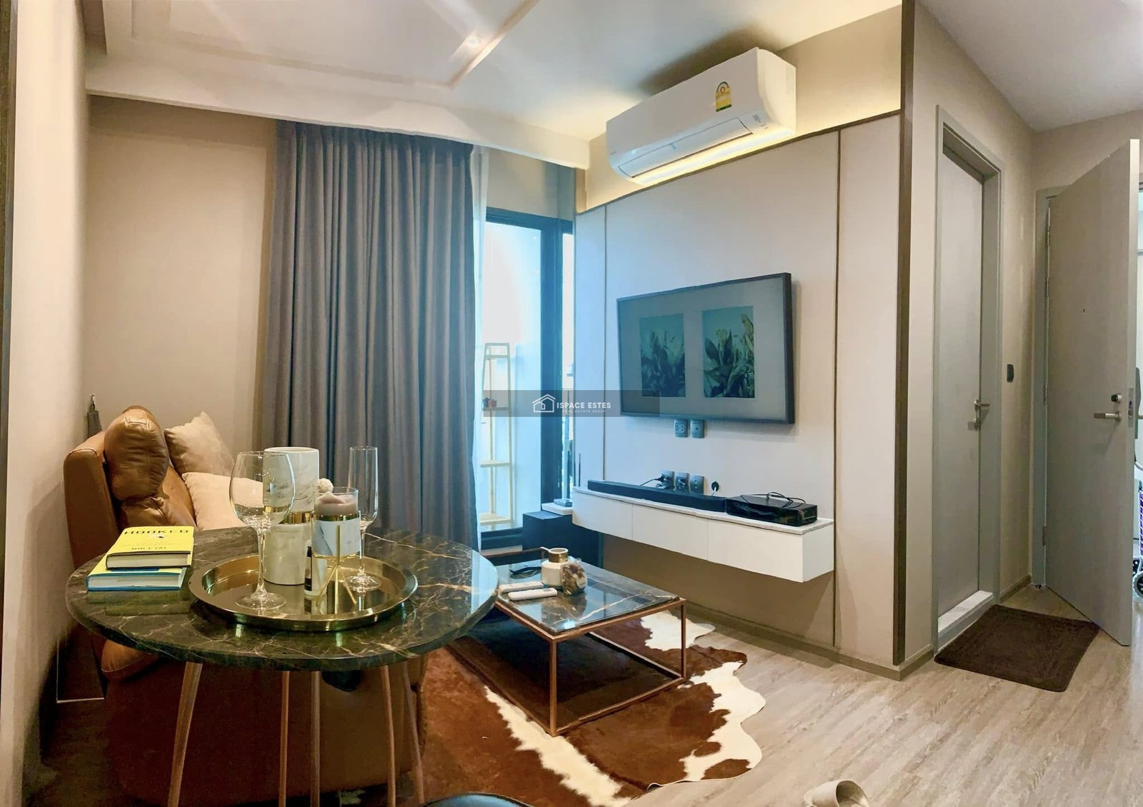 ให้เช่าคอนโด Rhythm เอกมัย ใกล้ปากซอยสุขุมวิท 63 ขนาด 38 ตร.ม ชั้นสูง 29 วิวพิเศษ panorama วิวใจกลางเอกมัย เดินทางสะดวกใกล้ BTS เอกมัย ในระยะ 350 เมตร