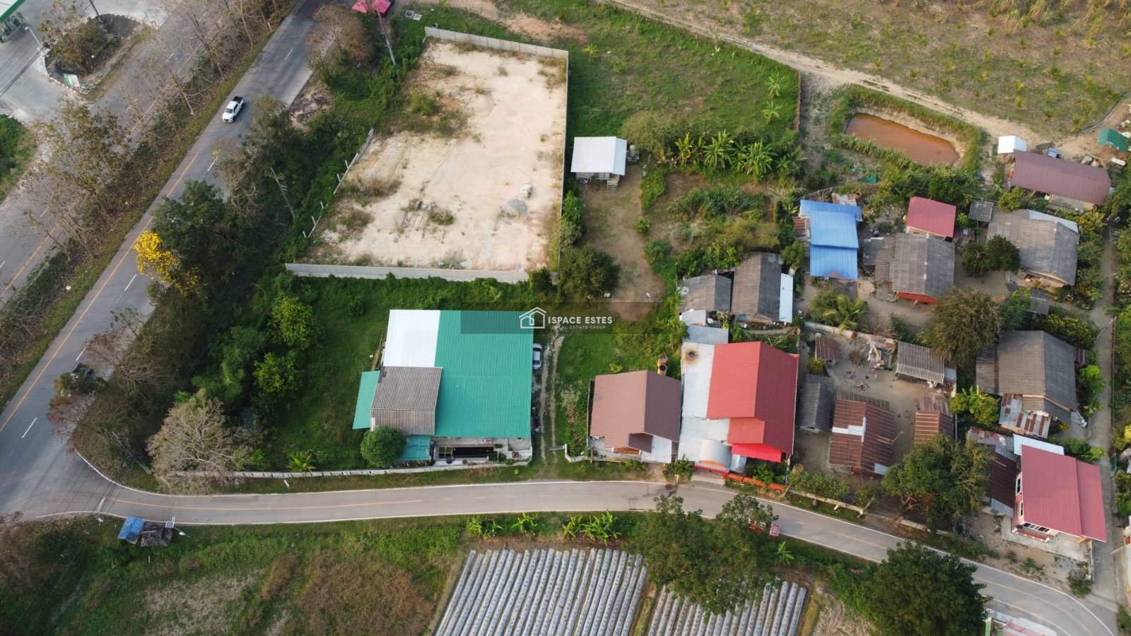 ขายบ้านพร้อมที่ดิน 1-2-29.7 ไร่ ติดถนนใหญ่พหลโยธิน บ้านต้นยาง ต.บัวสลี อ.แม่ลาว จ.เชียงราย