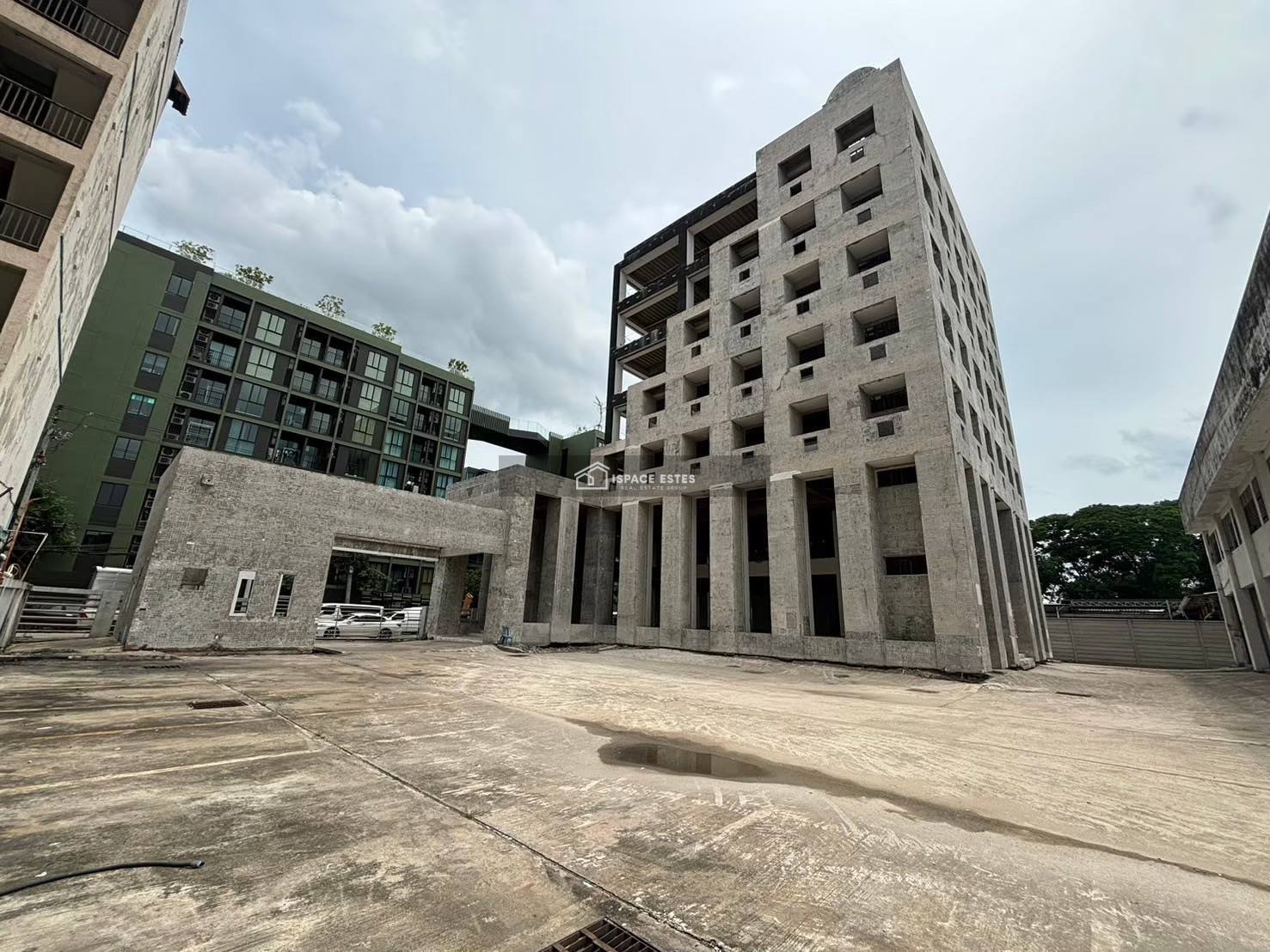 ขาย/เช่า อาคารพาณิชย์ 7ชั้น พร้อมโกดัง ศรีนครินทร์ (ซอยสุภาพงษ์) ที่ดิน 1 ไร่ 2 งาน พื้นที่ใช้สอย 5,784 ตร.ม ใกล้ซีคอนสแควร์และรถไฟฟ้าสายสีเหลือง สถานีศรีนครินทร์