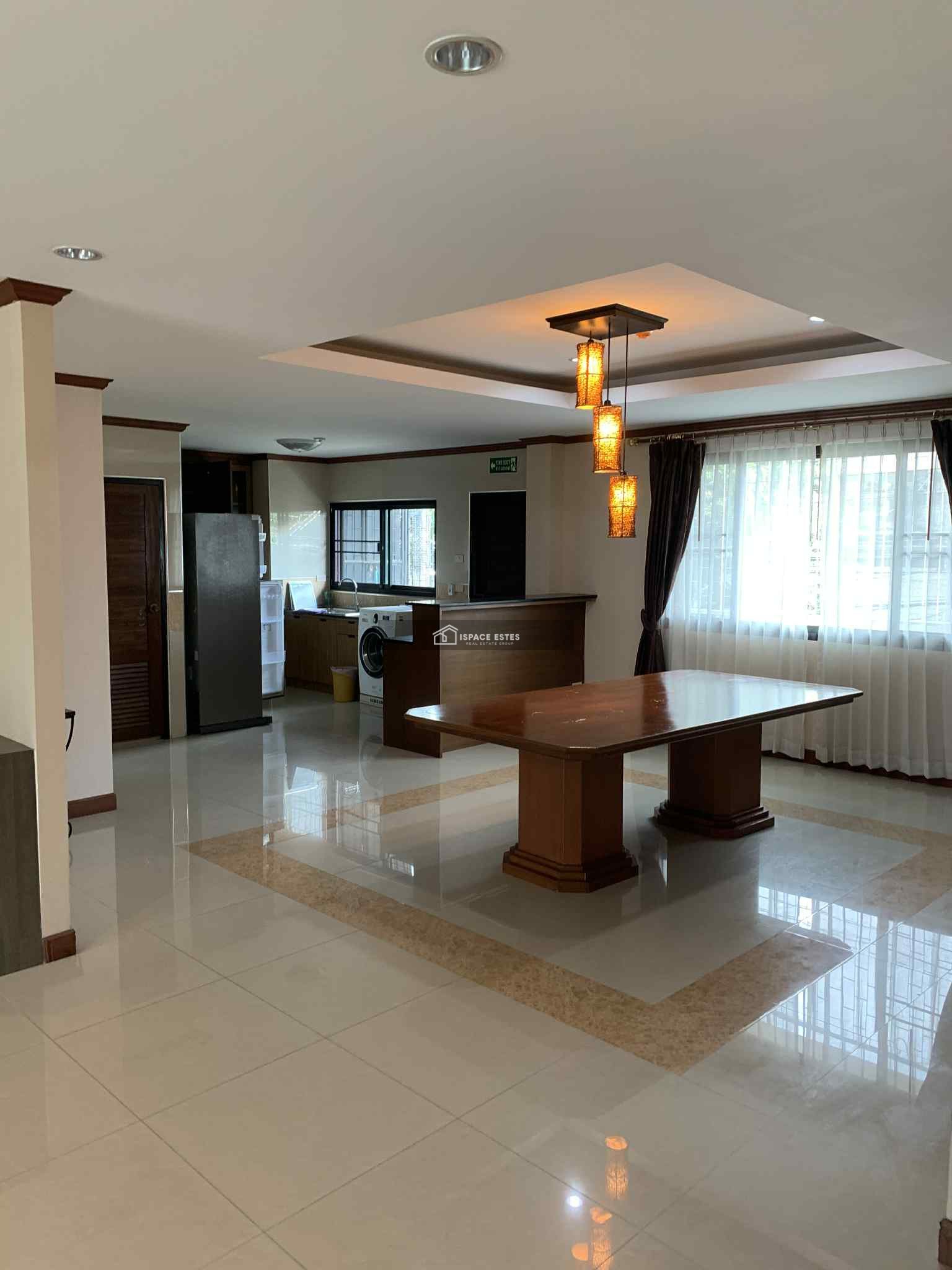 ให้เช่าอาคารสำนักงาน 5ชั้น เอกมัย12 ที่ดิน 215 ตรว พื้นที่ใช้สอย 2,200 ตรม ทำเลเหมาะทำร้านอาหาร,ผับ,คลีนิค,สำนักงาน