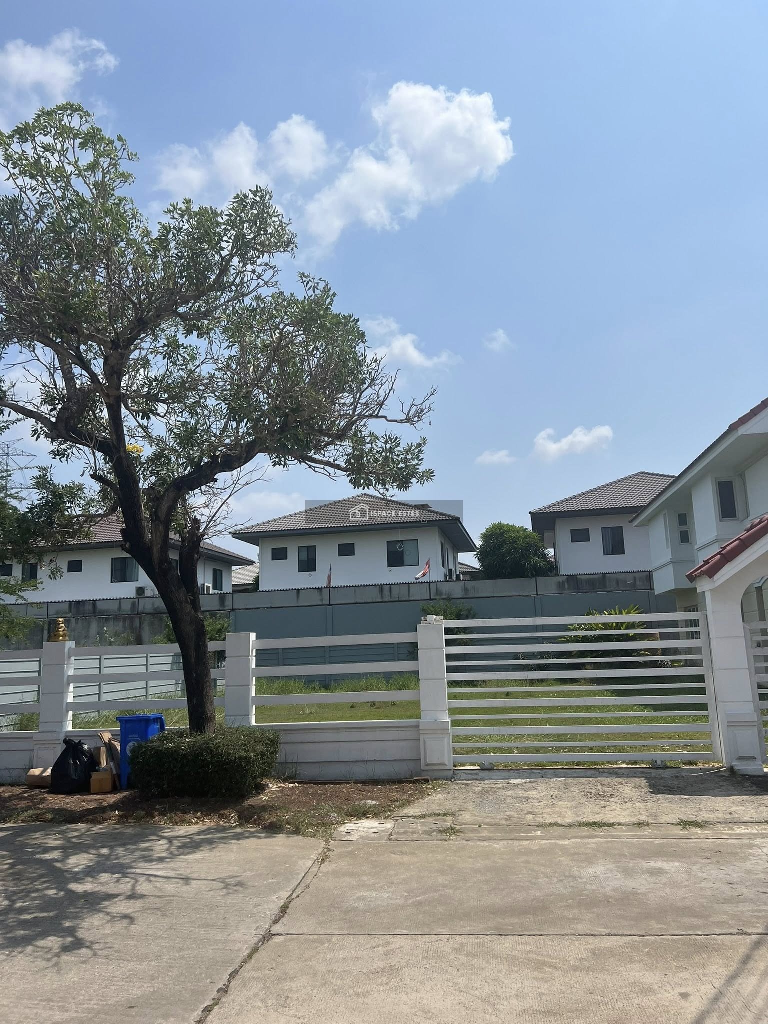 ขายที่ดิน 101.3 ตร.ว ในหมู่บ้านบารเมษฐ์ ซ.เฉลิมพระเกียรติ 62