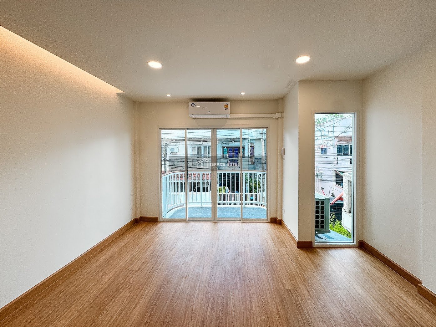 ขายทาวน์โฮม 2ชั้น 17 ตร.ว รีโนเวทใหม่ใน 84 แมนชั่น ทำเลดี ใกล้ทางด่วนถนนหลัก และ MRT ลาดพร้าว 71